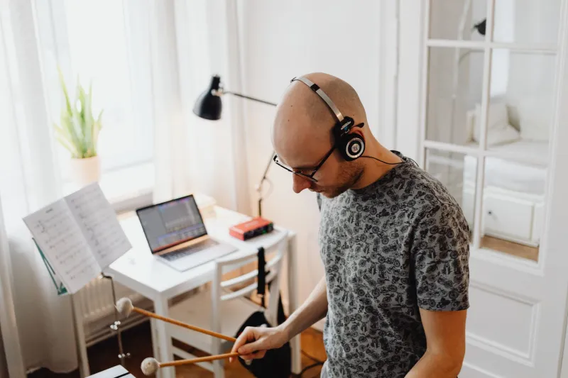 Beat the Algorithm: The Independent Artist's No-BS Playbook for Growing on Spotify, TikTok, and YouTube in 2025